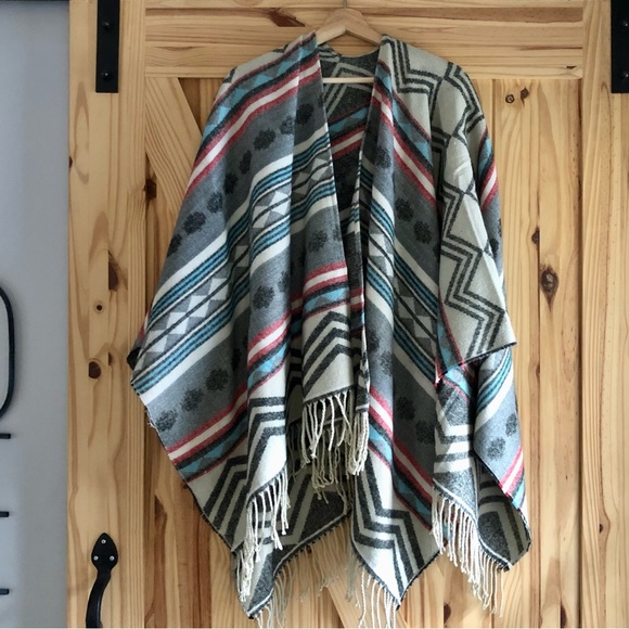 Aztec Poncho. - Picture 2 of 2